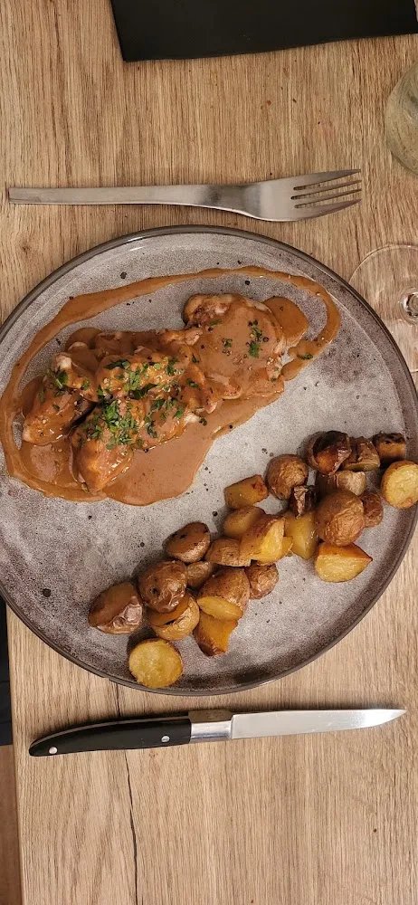 Ris de Veau Et Sa Crème de Morilles Et Pommes Grenaille